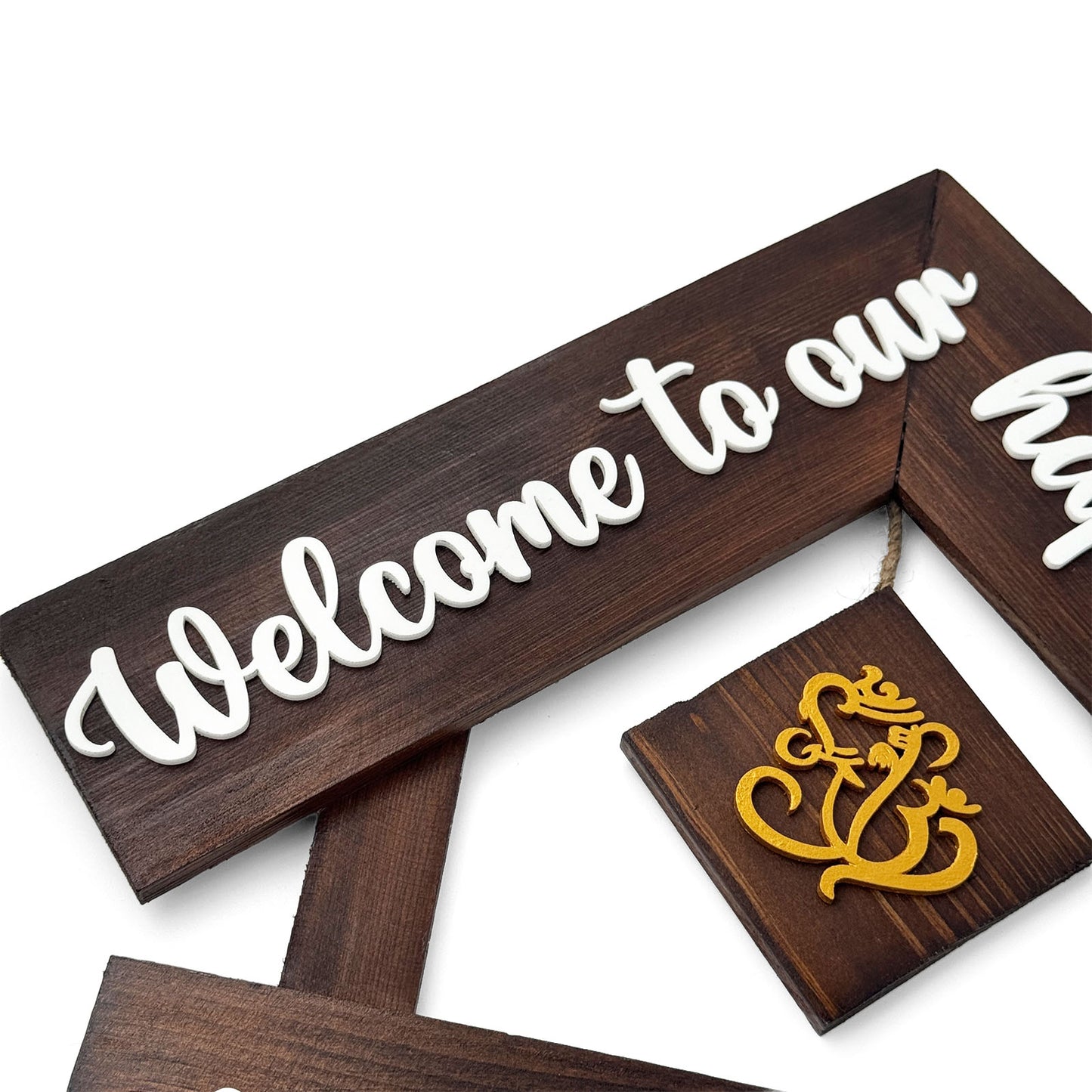 House With Roof And Single PlankHand-Painted Wooden Hut-Shaped Name Plate For Home - Wooden Finish